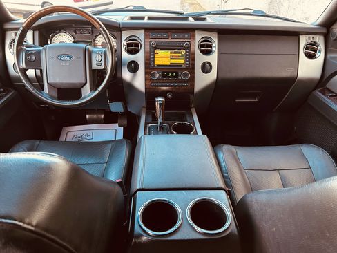 Used 2010 Ford Expedition Limited image 19