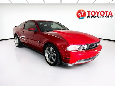Used 2011 Ford Mustang GT Premium w/ Comfort Pkg RWD image 1