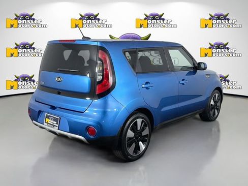 Used 2019 Kia Soul + image 5