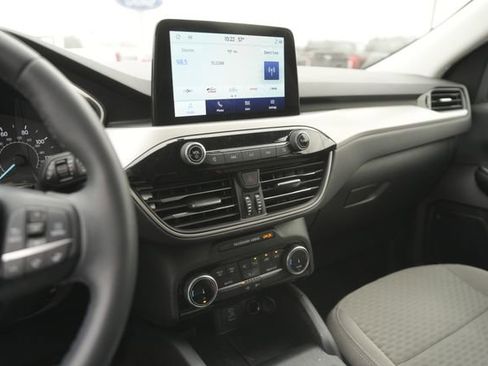 Used 2022 Ford Escape SE w/ SE Sport Appearance Package image 25