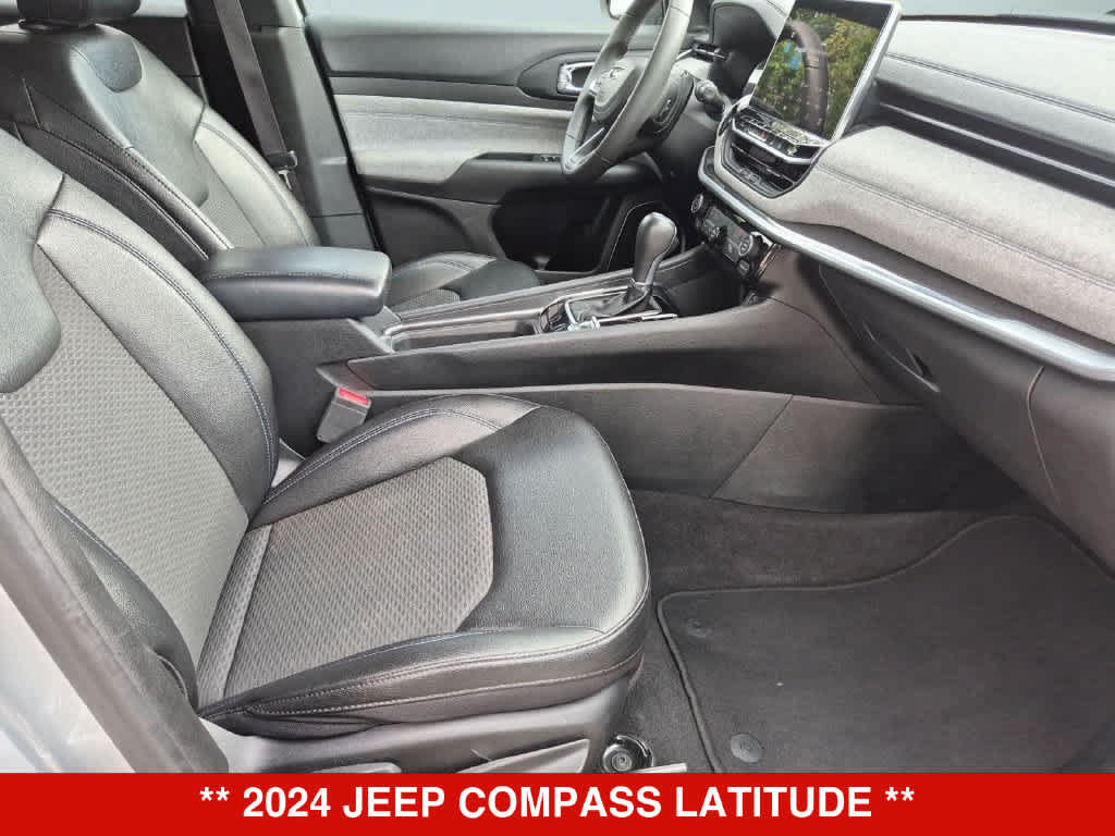 Used 2024 Jeep Compass Latitude AWD/4WD image 21