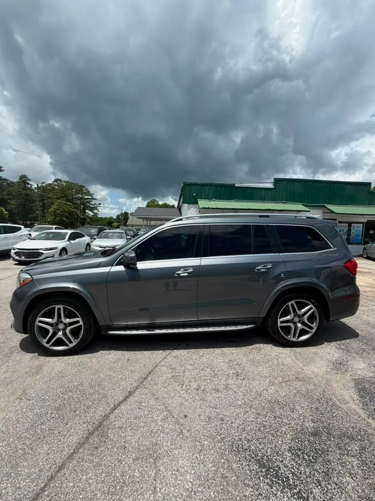 Used 2017 Mercedes-Benz GLS 550 4MATIC image 4