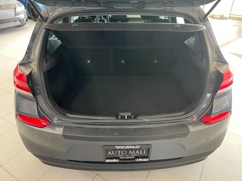 Used 2018 Hyundai Elantra GT image 7