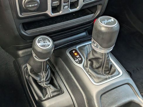 Used 2020 Jeep Wrangler Unlimited Sahara AWD/4WD image 26