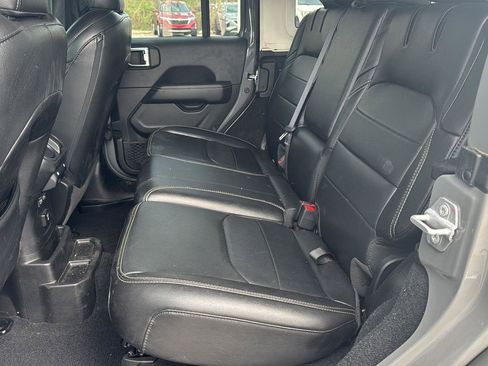 Used 2023 Jeep Wrangler Sahara w/ Cold Weather Group AWD/4WD image 10