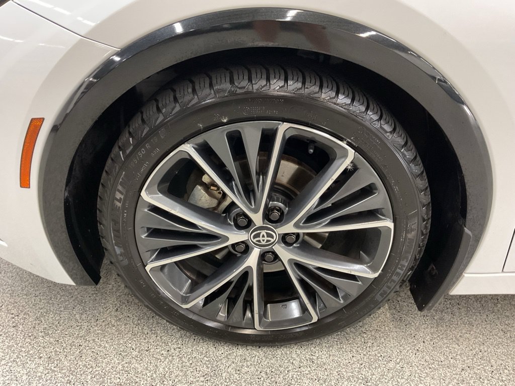Used 2024 Toyota Prius XLE AWD/4WD image 9