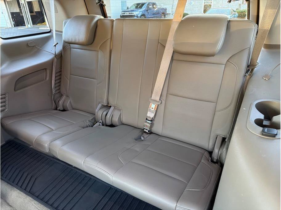 Used 2015 Chevrolet Tahoe LT RWD image 16