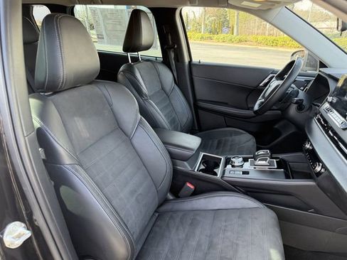 Used 2023 Mitsubishi Outlander SE image 30