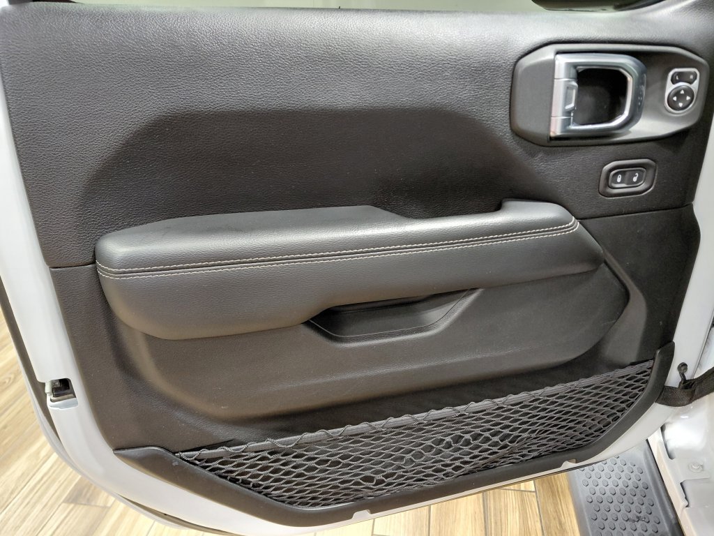 Used 2019 Jeep Wrangler Unlimited Sahara AWD/4WD image 37