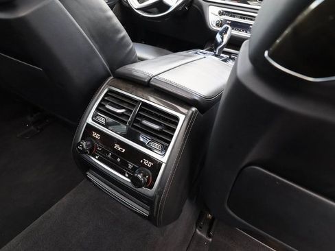 Used 2017 BMW 750i xDrive image 65