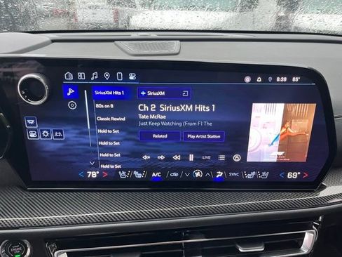 Used 2024 Chevrolet Traverse RS image 33