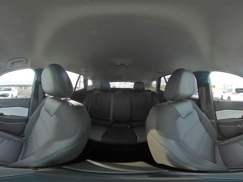 Used 2025 Chevrolet Trax LT image 40