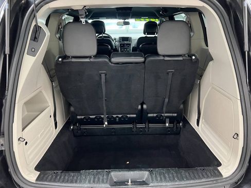 Used 2018 Dodge Grand Caravan SXT FWD image 13
