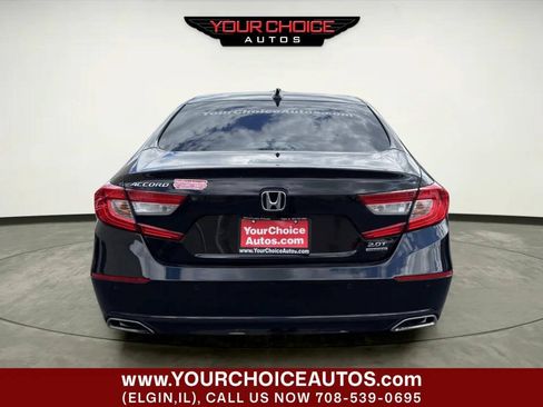 Used 2018 Honda Accord Touring image 4