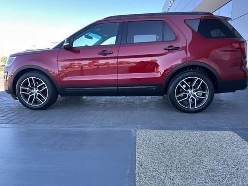 Used 2017 Ford Explorer Sport w/ Equipment Group 401A image 8