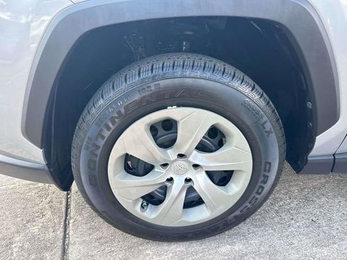 Used 2019 Toyota RAV4 LE image 4
