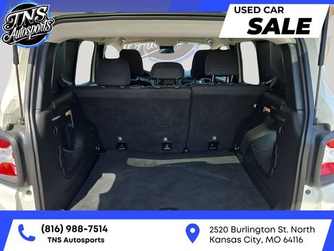 Used 2016 Jeep Renegade Latitude FWD image 12