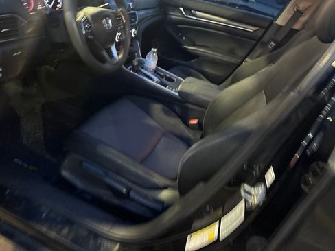 Used 2018 Honda Accord LX image 4