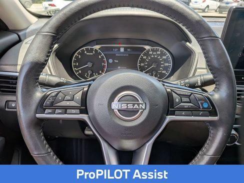 Certified 2023 Nissan Altima 2.5 SV w/ SV Premium Package FWD image 16