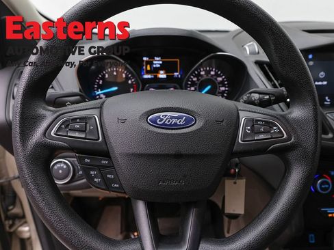 Used 2018 Ford Escape SE w/ SE Sync 3 Package AWD/4WD image 10
