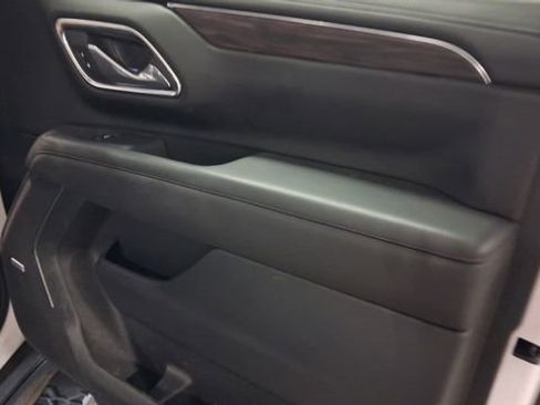 Used 2024 Chevrolet Tahoe Z71 w/ Luxury Package AWD/4WD image 18