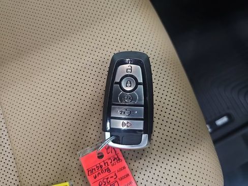 Used 2023 Ford F250 Lariat w/ Chrome Package AWD/4WD image 25