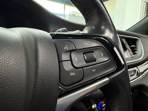 Used 2023 Buick Enclave Avenir image 19