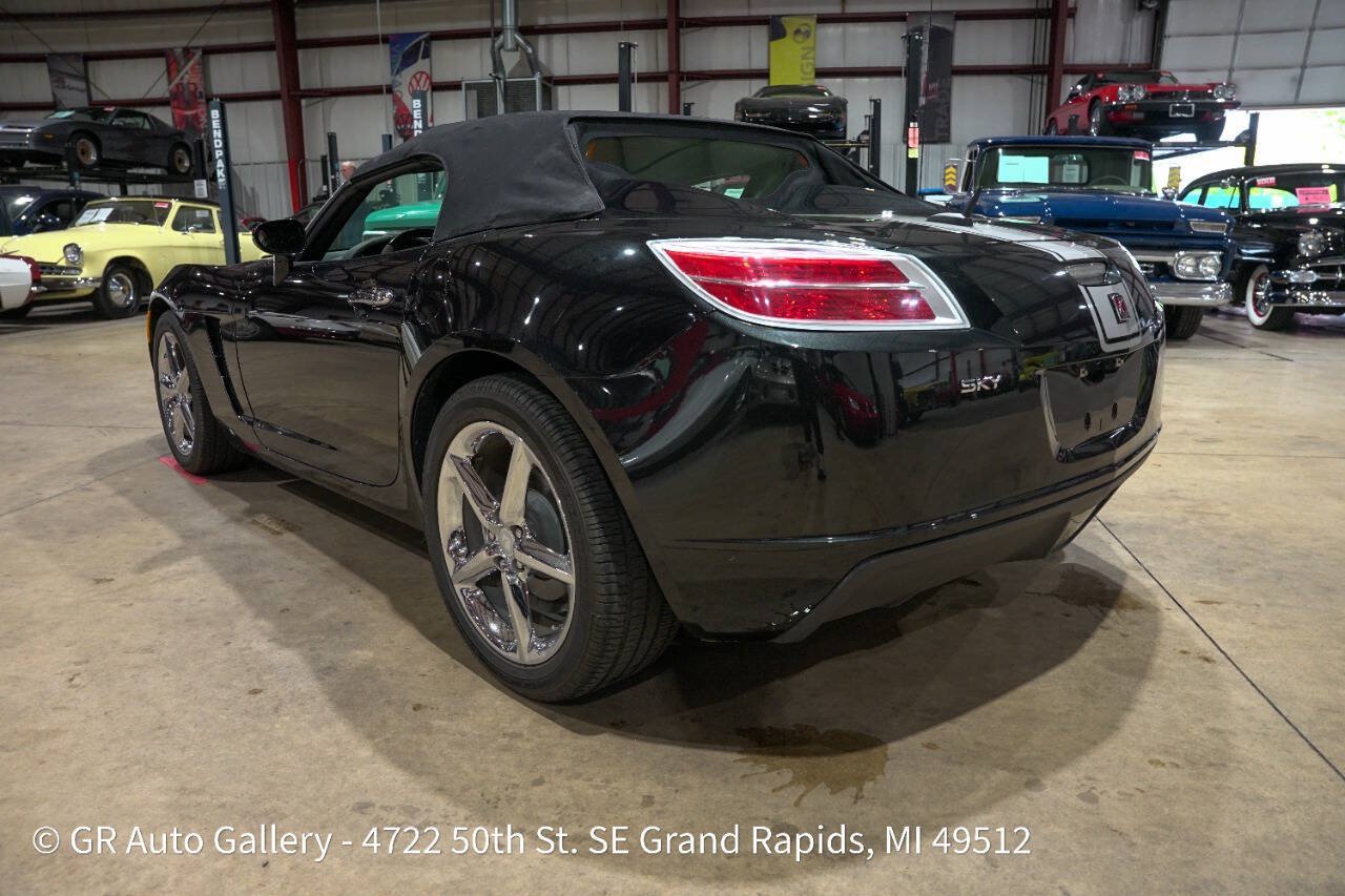 Used 2008 Saturn Sky Carbon Flash RWD image 22