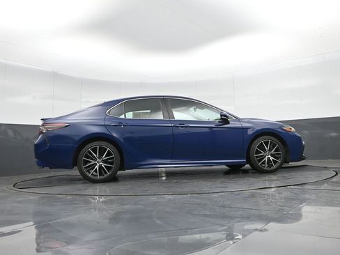 Used 2023 Toyota Camry SE w/ Cold Weather Package image 34