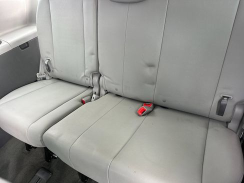 Used 2017 Toyota Sienna XLE image 16