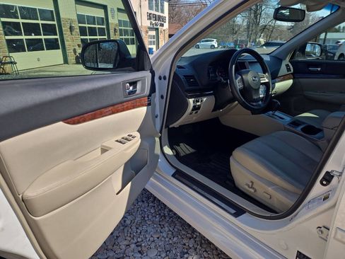 Used 2013 Subaru Legacy 3.6R Limited image 11