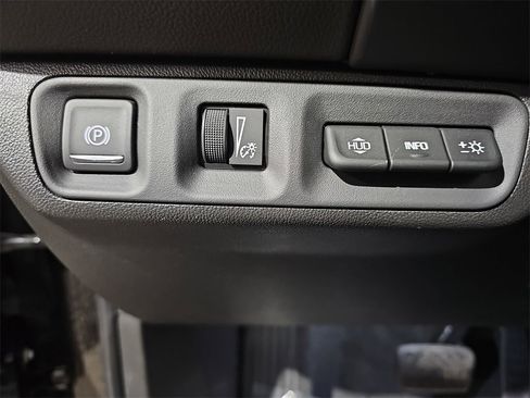 Used 2023 GMC Acadia Denali w/ Black Diamond Edition image 28