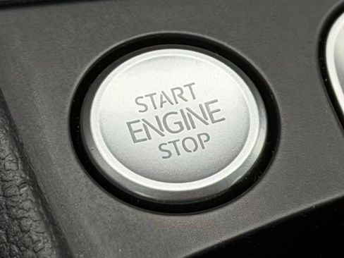 Used 2019 Volkswagen Jetta GLI image 17