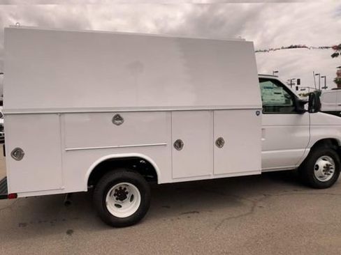 New 2025 Ford E-350 and Econoline 350 Super Duty w/ Power Equipment Group image 9