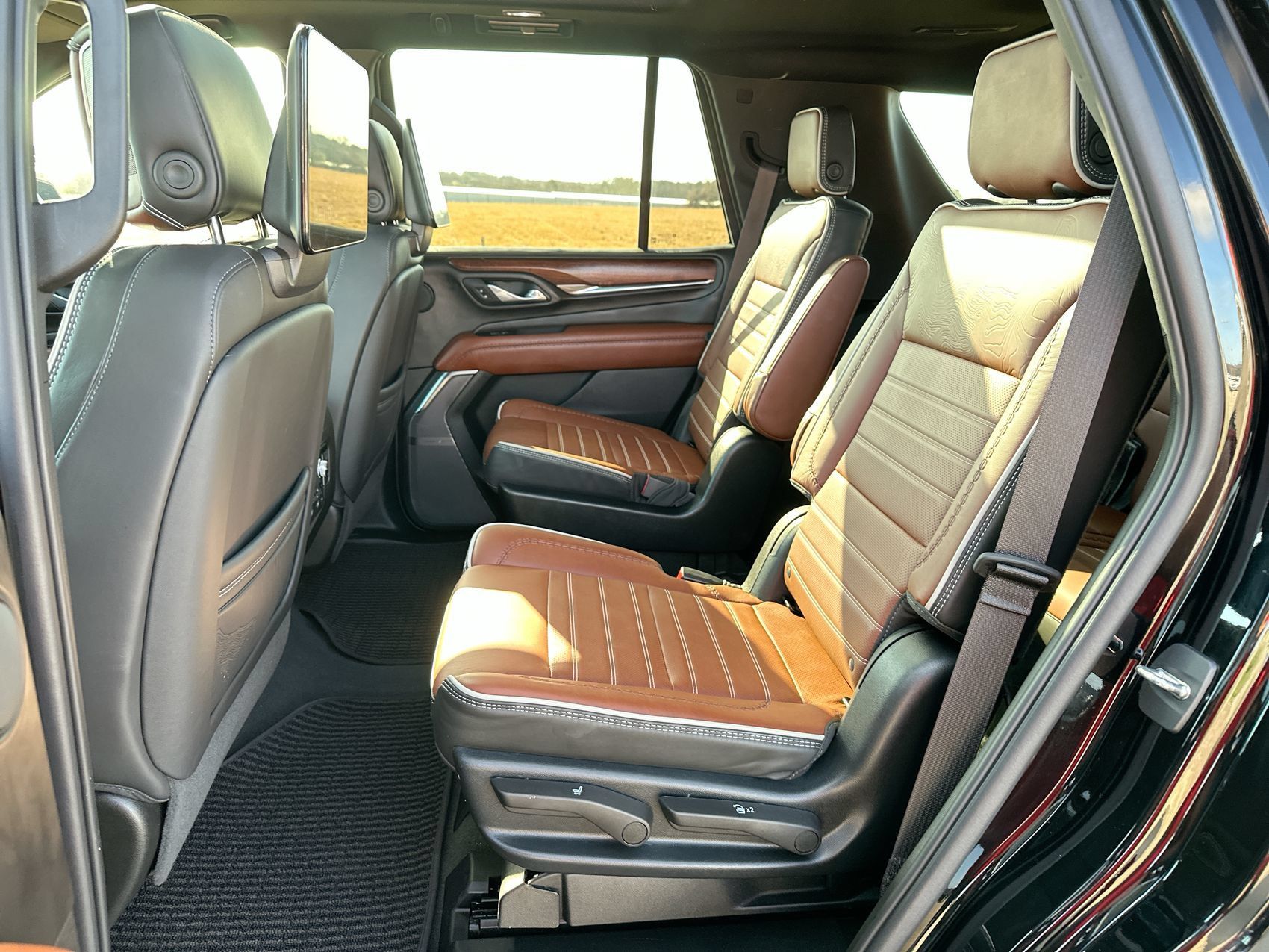 Used 2023 GMC Yukon Denali Ultimate AWD/4WD image 23