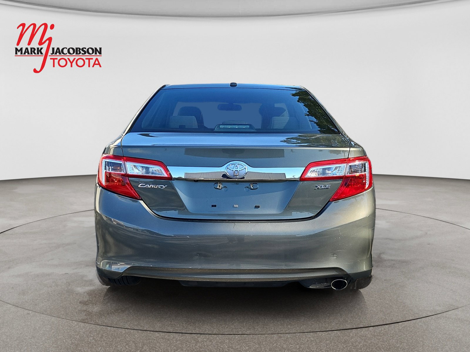 Used 2012 Toyota Camry XLE w/ Leather Pkg FWD image 10
