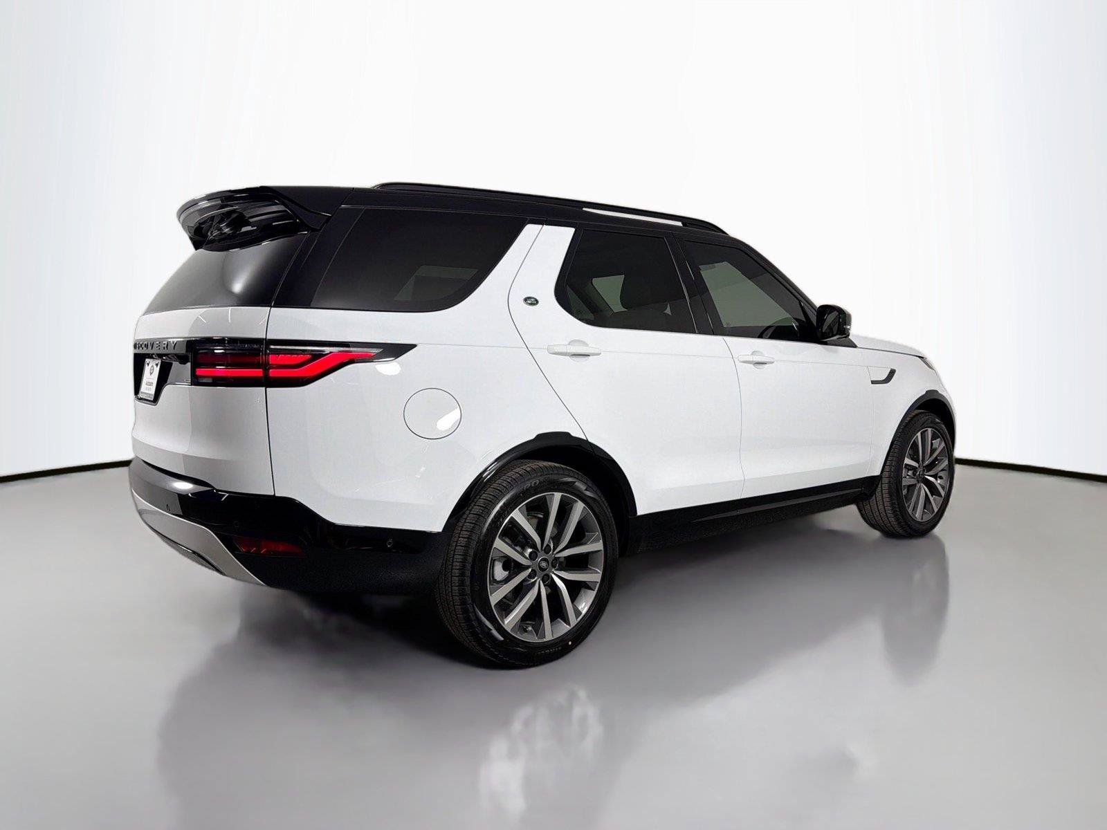 Certified 2026 Land Rover Discovery Dynamic SE AWD/4WD image 5