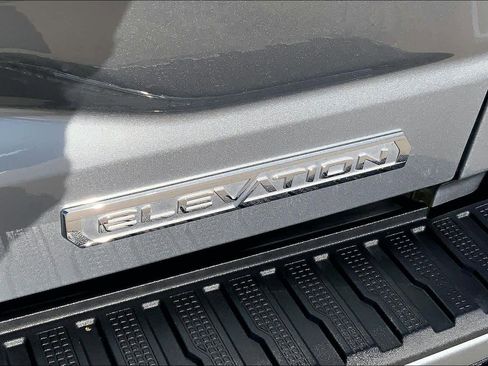 Used 2025 GMC Sierra 1500 Elevation image 19