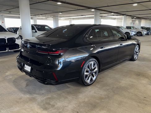 Used 2024 BMW 760i xDrive 760i xDrive w/ Executive Package image 8