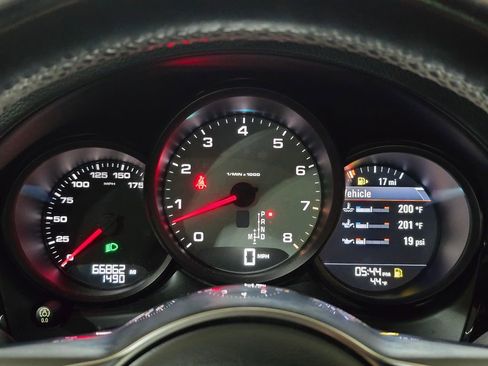 Used 2016 Porsche Macan S image 11