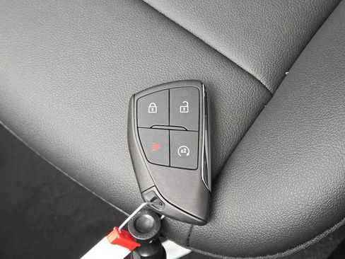 New 2026 GMC Canyon Elevation w/ Convenience Package image 39