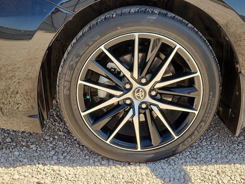 Used 2023 Toyota Camry SE image 7