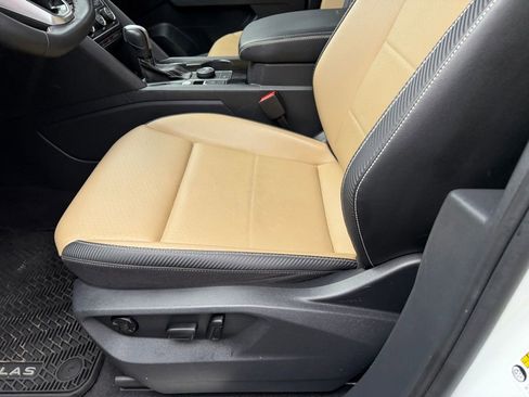 Used 2023 Volkswagen Atlas Cross Sport SE image 12