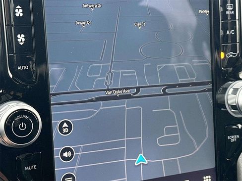 New 2026 RAM 1500 4x4 Crew Cab image 9