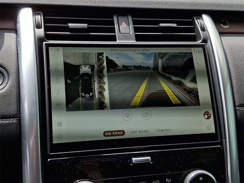 New 2025 Land Rover Discovery S image 15