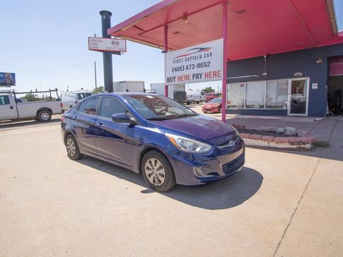 Used 2016 Hyundai Accent SE FWD image 1
