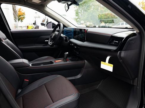 New 2026 Nissan Kicks SR w/ Cold Weather Package image 25