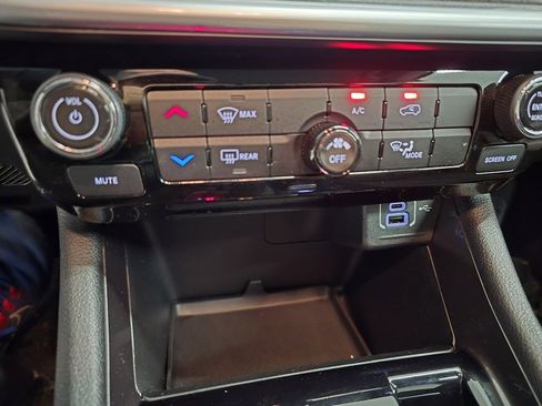 Certified 2022 Jeep Compass Latitude image 26