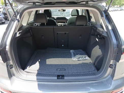 New 2025 Volkswagen Taos SE image 22