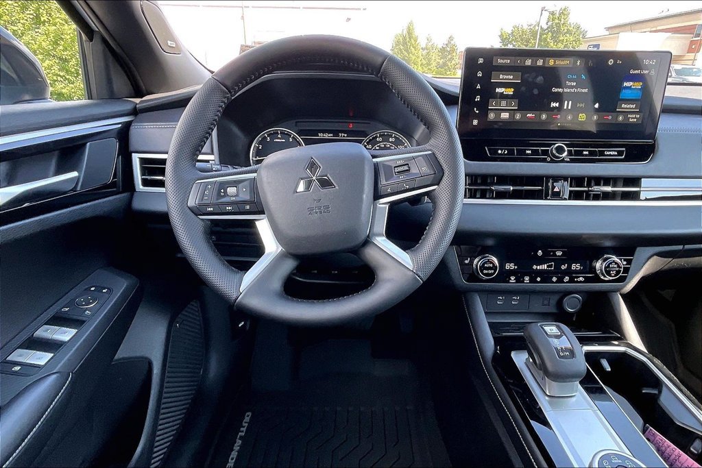 Used 2026 Mitsubishi Outlander LE AWD/4WD image 5